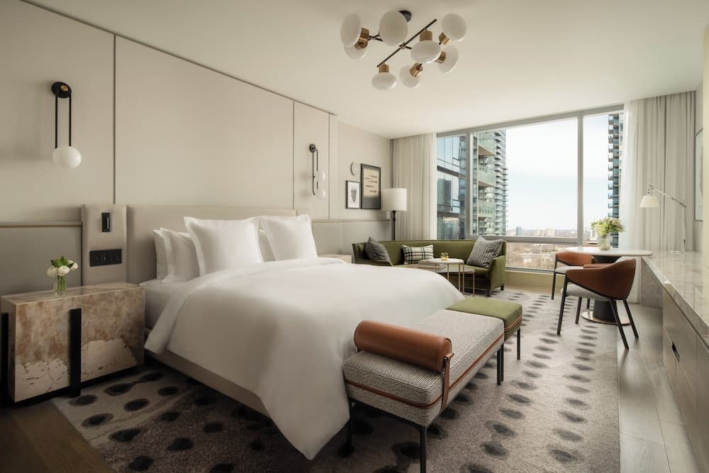 Four Seasons Hotel Toronto accommodation