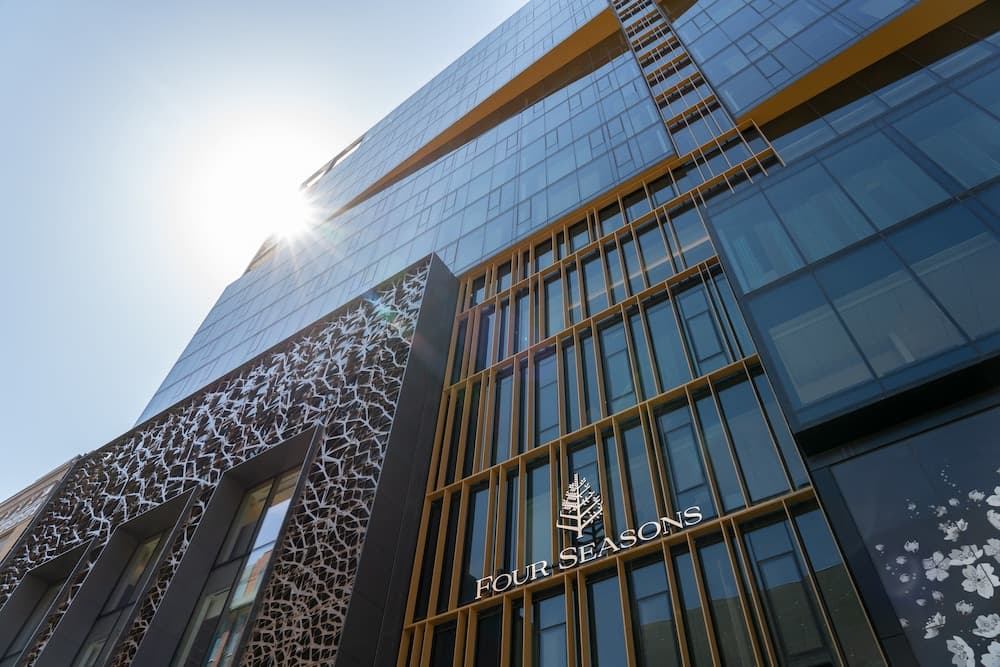 Four Seasons Hotel Montreal accommodation
