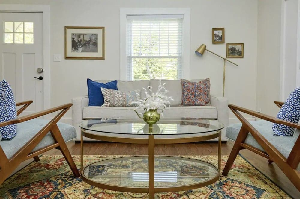Beautiful 5BR Close to Downtown!Prime Derby House! accommodation