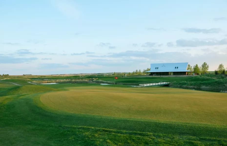 Collicutt Siding Golf Club — golf in Alberta