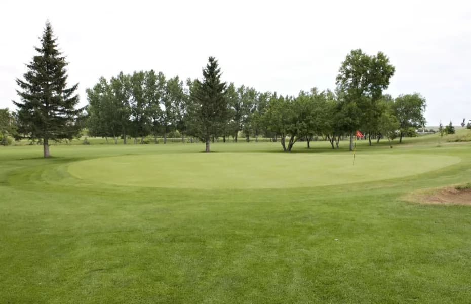Elmwood Golf & Country Club — golf in Saskatchewan