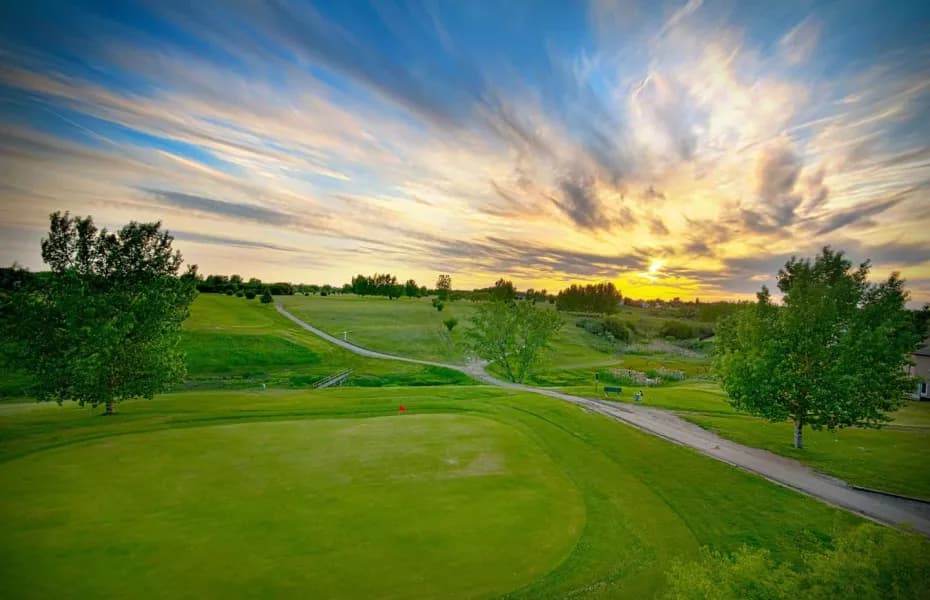 Lynbrook Golf & Country Club — golf in Saskatchewan