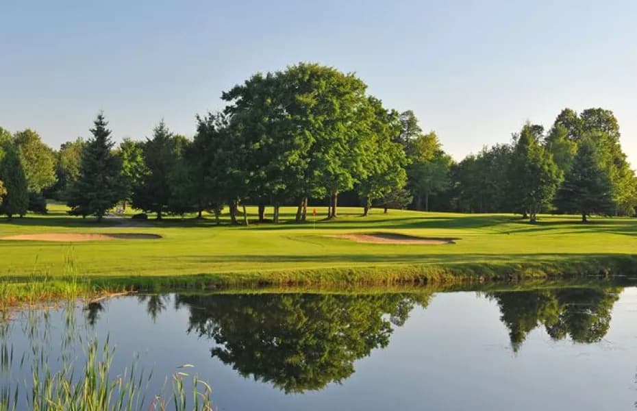 Metcalfe Golf Club - 18 hole — photo 1