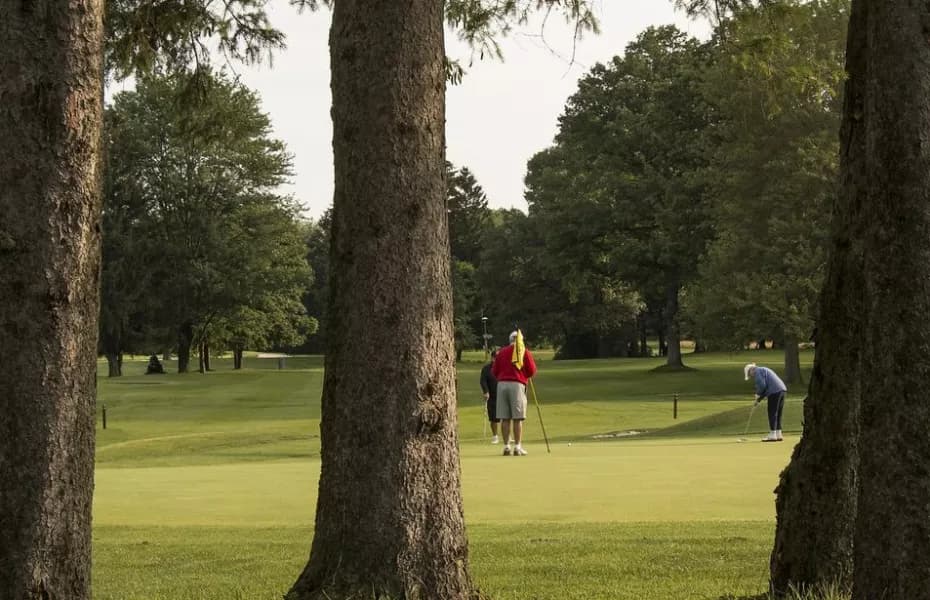 Sarnia Golf & Curling Club — photo 2