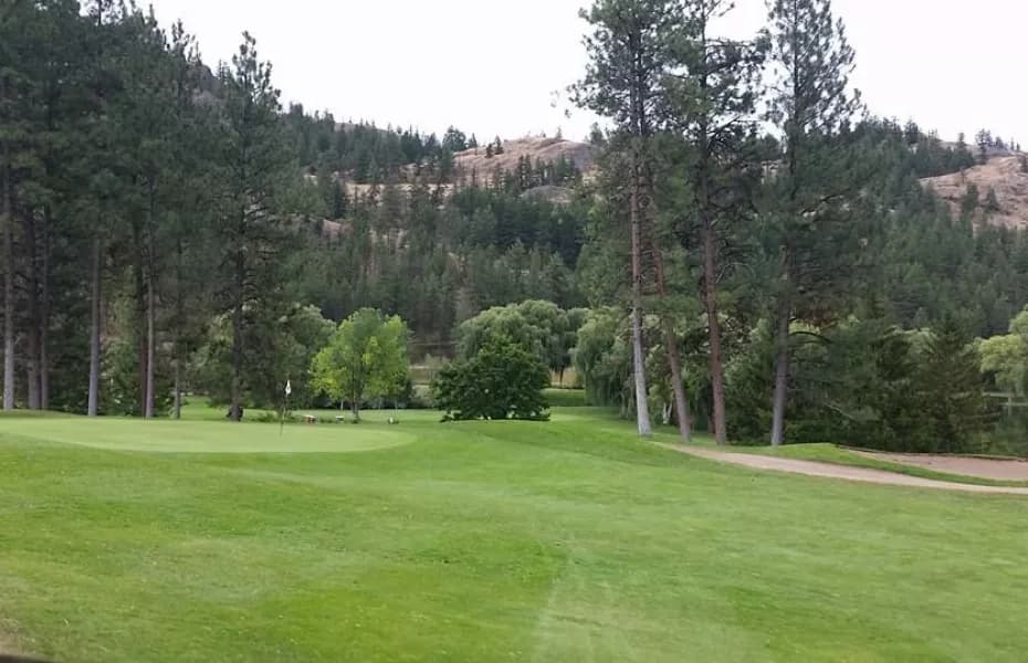 St. Andrews by-the-Lake golf course