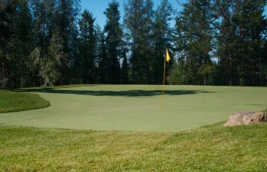 Yellowknife Golf Club — photo 2
