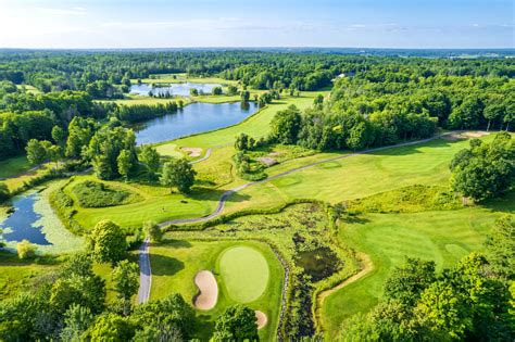 Loch March Golf and Country Club golf course