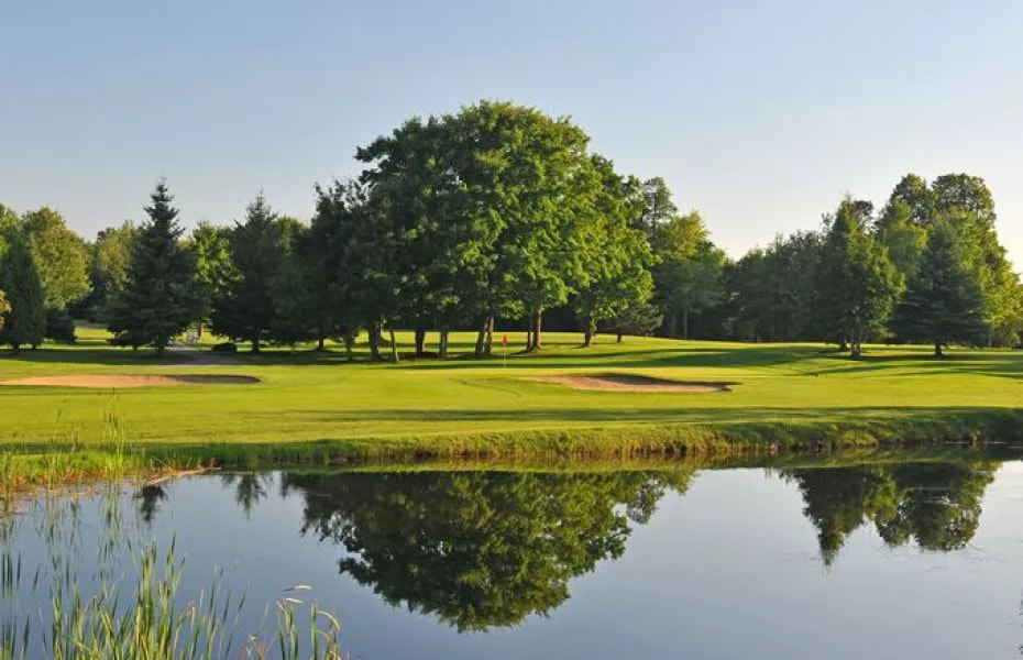 Metcalfe Golf Club - 18 hole golf course
